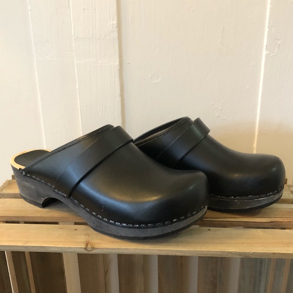sanita clogs sale